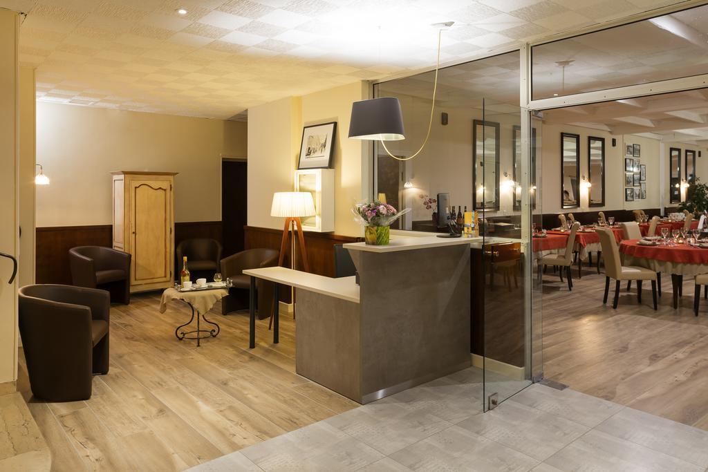 Logis Hotel Restaurant Les Cedres Joyeuse Εξωτερικό φωτογραφία
